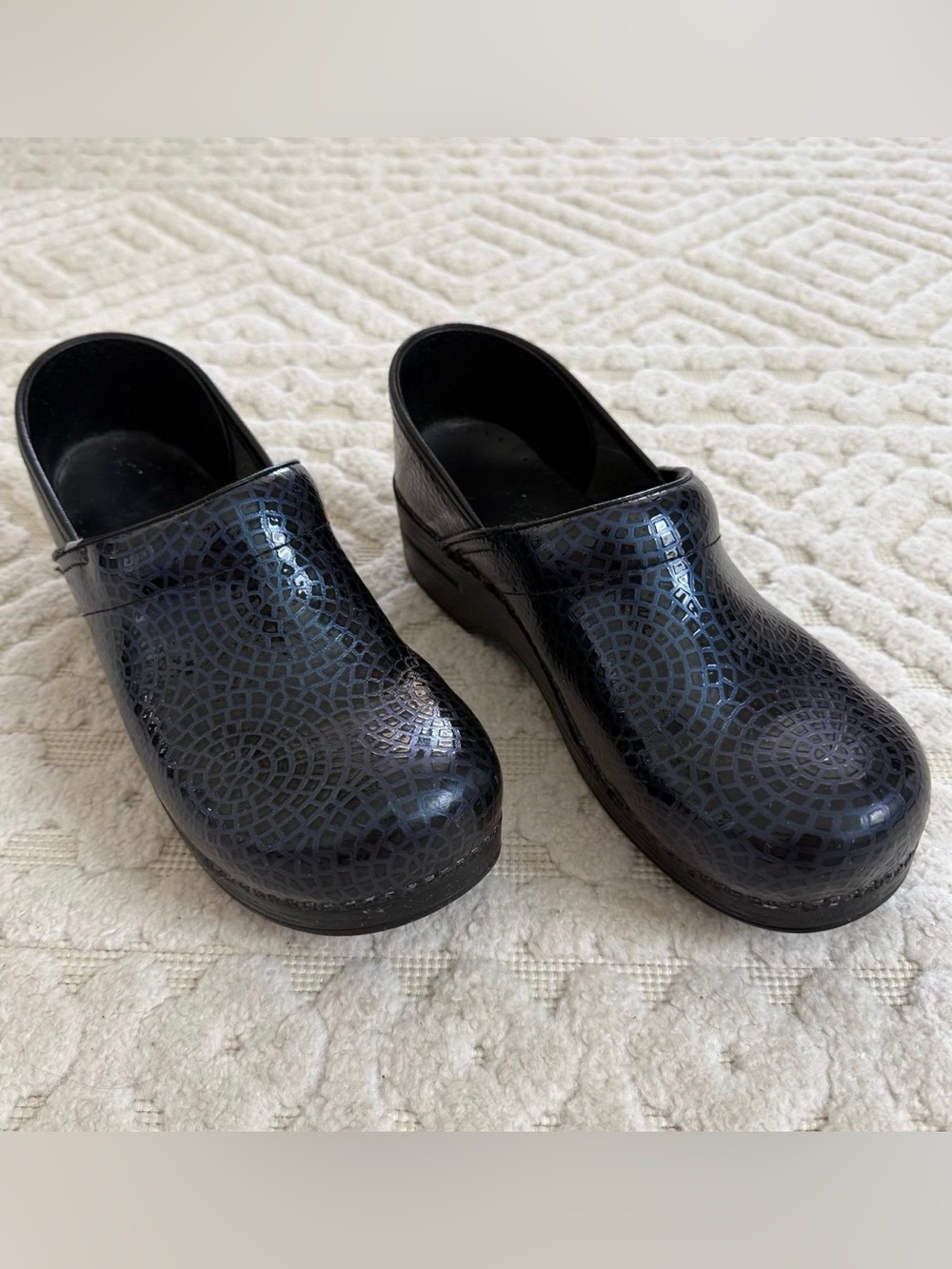 Dansko Professional Clogs 41 Blue Mosaic Patent Leather Women’s 10.5/11 Work